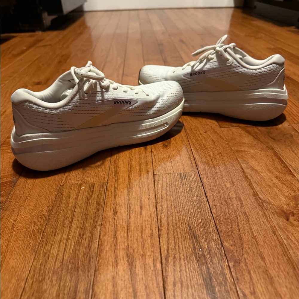 Brooks Ivory/White Women's Running Sneakers - Picture 3 of 4